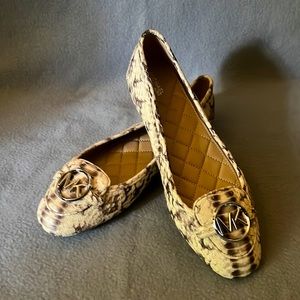 Michael kors flat